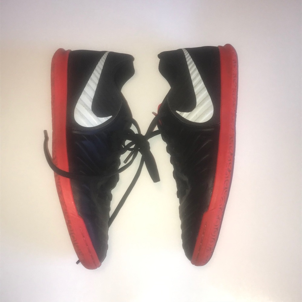 NikeTiempo Indoor Soccer Shoes - Picture 3 of 12